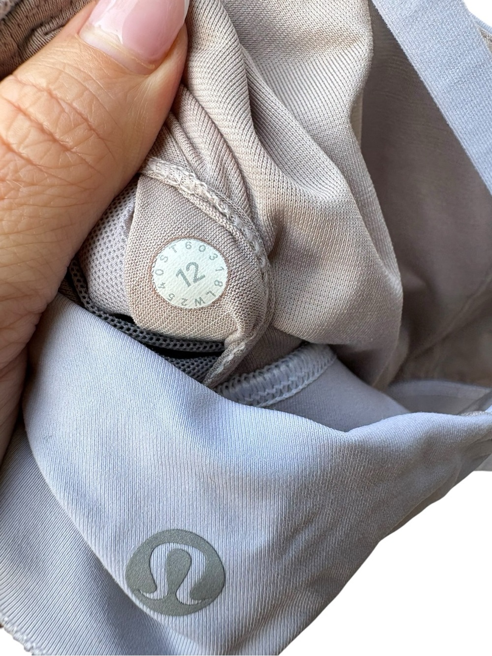 Lululemon Energy Bra *Medium Support - Picture 5 of 6
